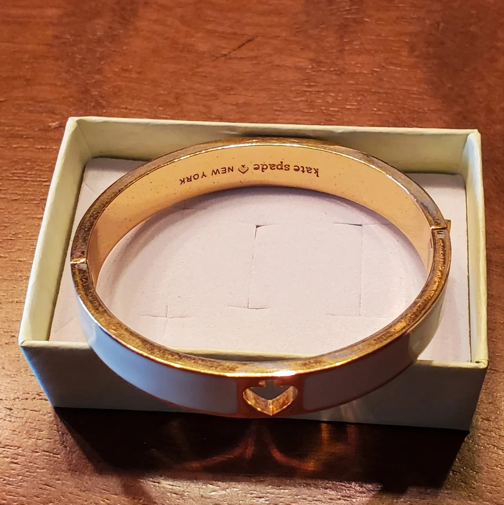 Kate Spade Off White Enamel & Gold Tone Logo Hinged Bangle Bracelet - Picture 5 of 13